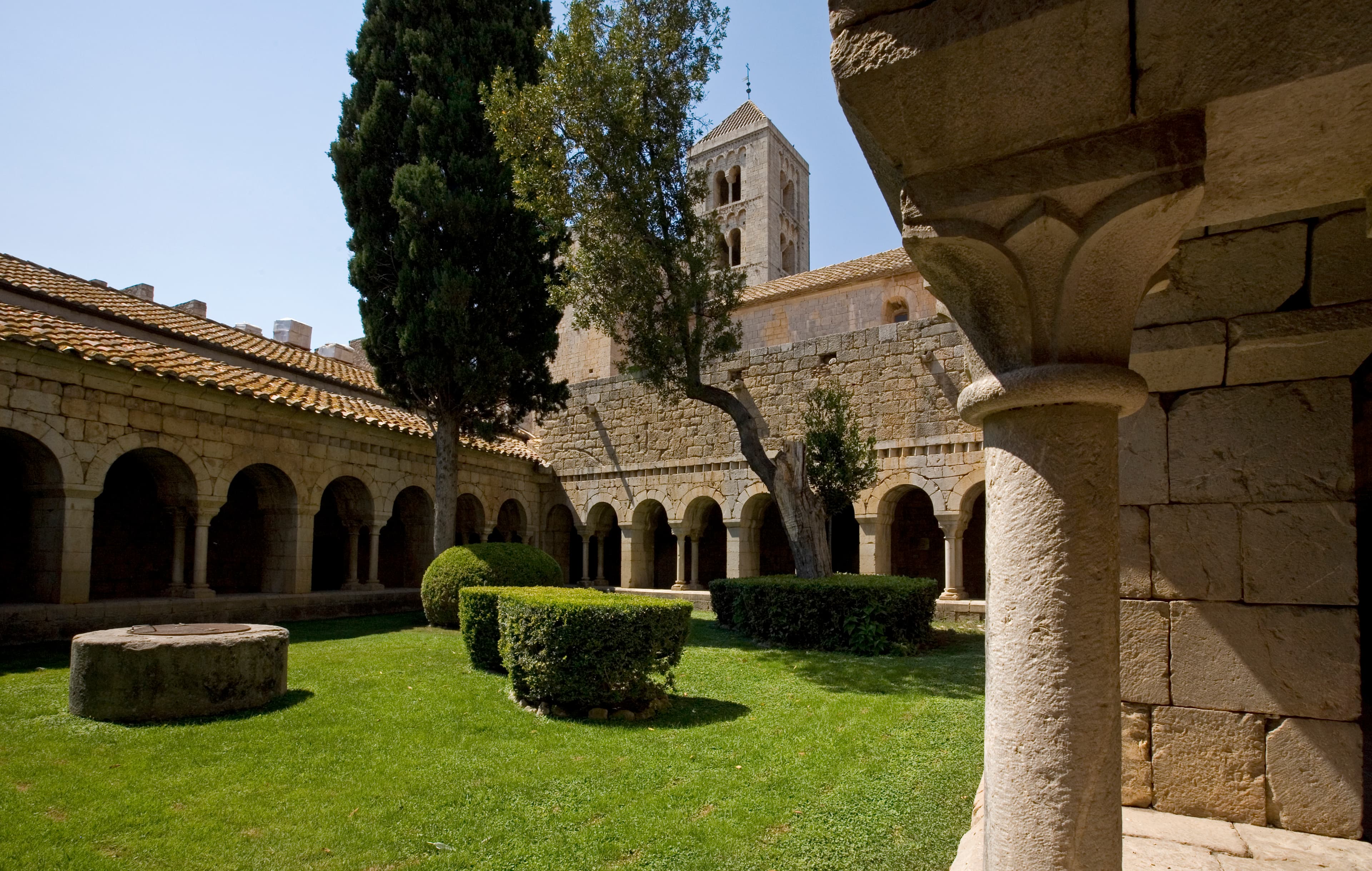 Canònica de Santa Maria de Vilabertran